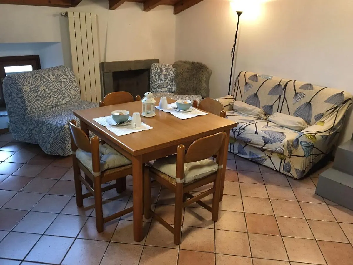 Apartment Ferienwohnung La Casa Rustica Di Ale E Becky Bergamo Italien
