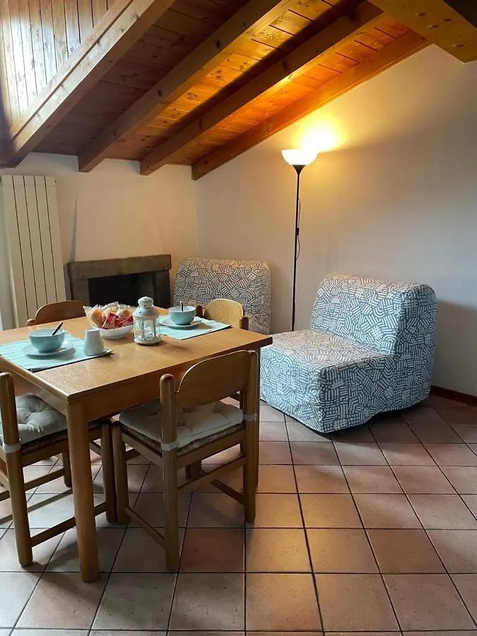 Ferienwohnung La Casa Rustica Di Ale E Becky Bergamo